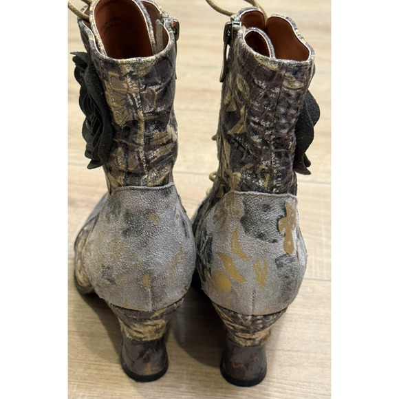NEW L'ARTISTE SPRING STEP GRAY FLORAL PATCHWORK ANKLE BOOTS BOOTIES 38 US 7.5 8 - Picture 6 of 13